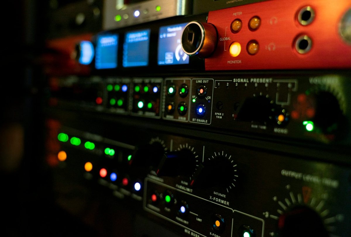Outboard rack